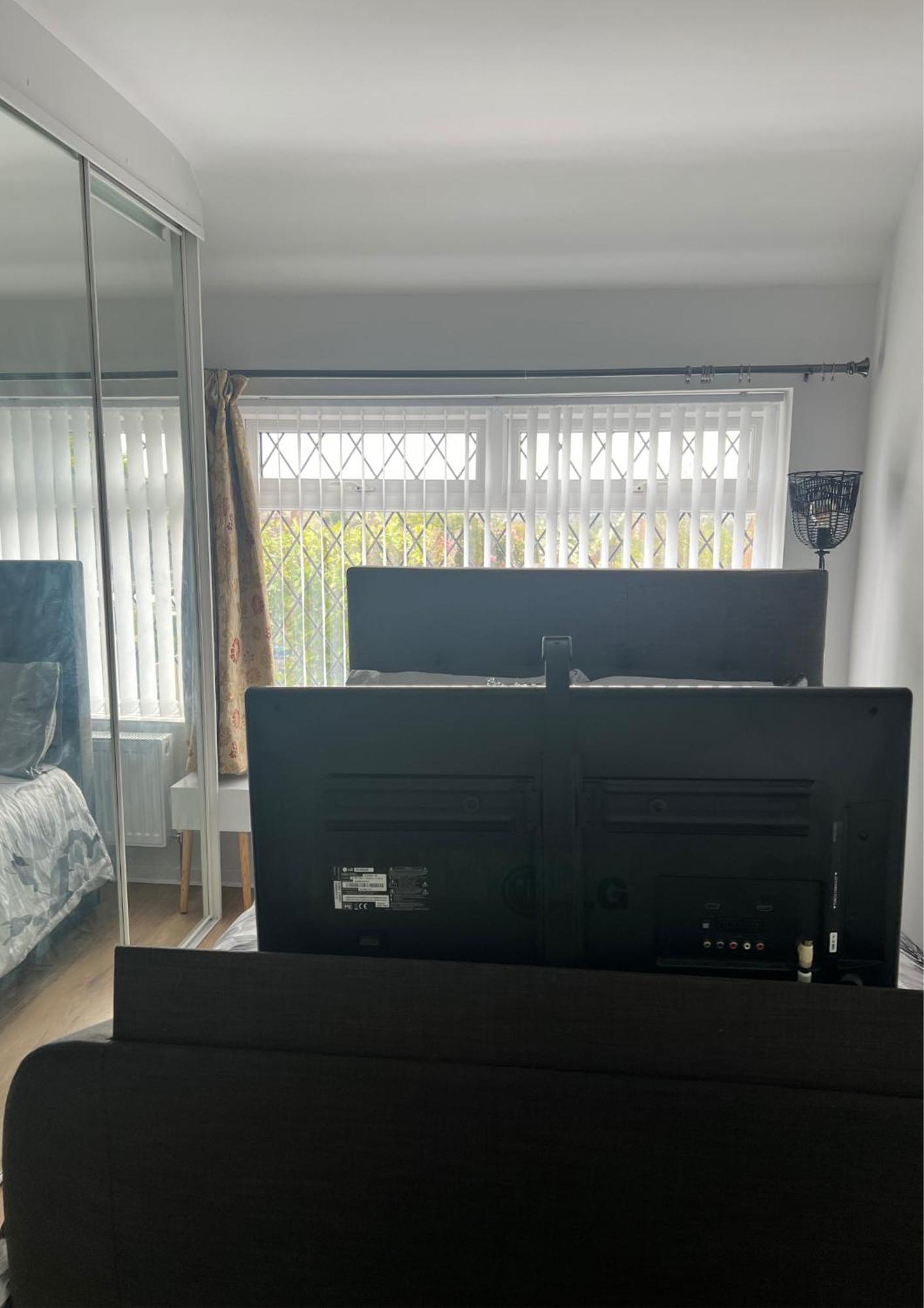 Double Room In Great Barr Near M5 - M6 - Parking - Tv Bed-Garden Бирмингем Экстерьер фото